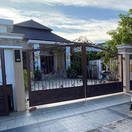 Suria 3 Sepang With Private Pool Villa Sungai Pelek Bagian luar foto